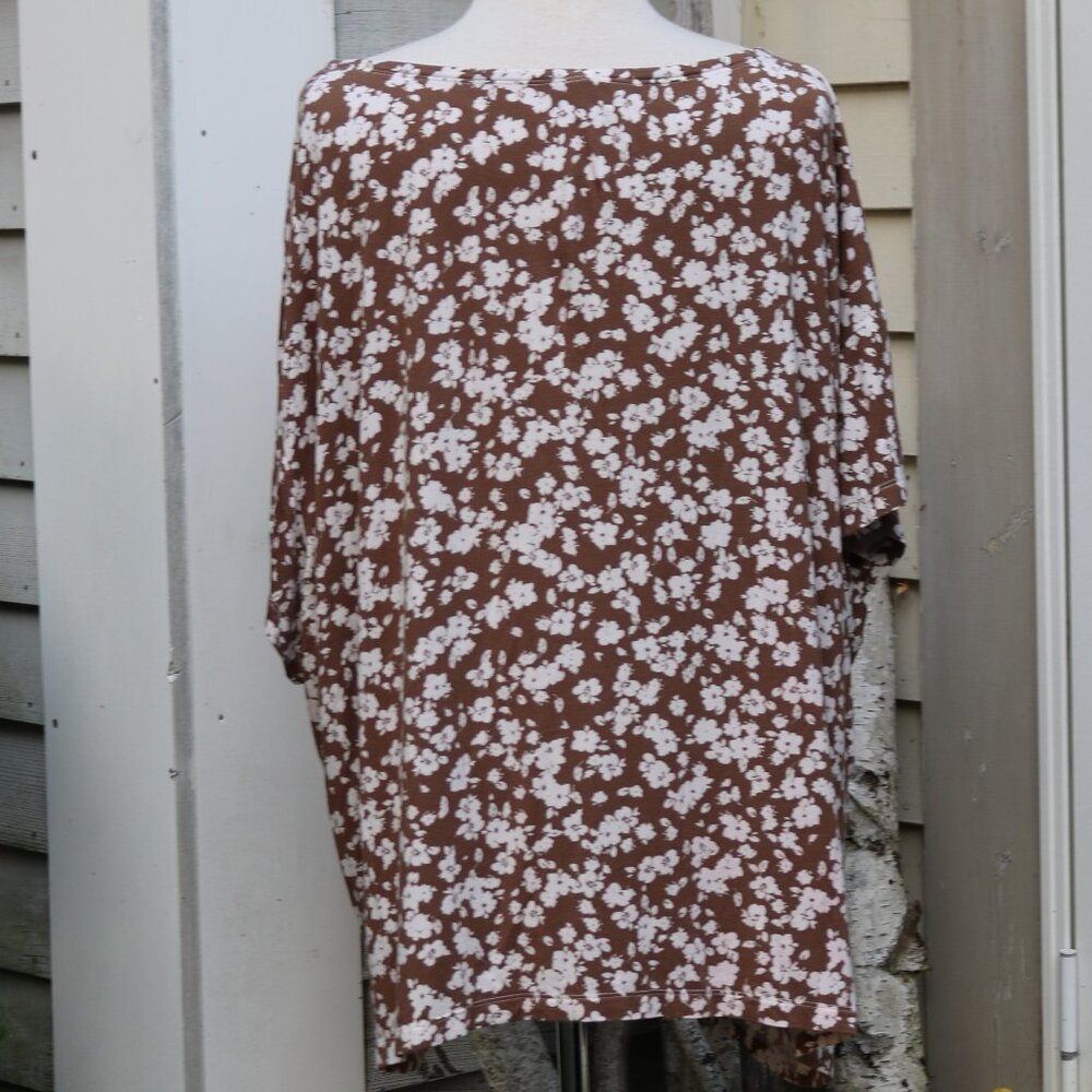 Old Navy Plus Size Brown White Floral Modal Blend Short Sleeve Tee Sz 4X - Picture 4 of 6